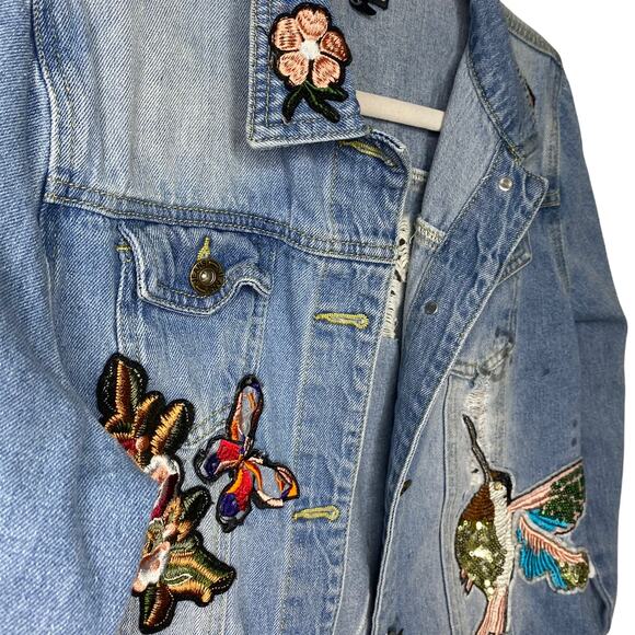 L.N.V By Lea Viola Distressed Jean Jacket with Patches Size Small - Picture 8 of 8